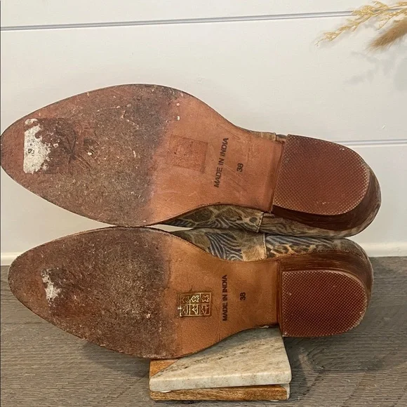 FP Movement by Free People Animal Charm Print Ankle Boots Size 38 - Picture 11 of 13